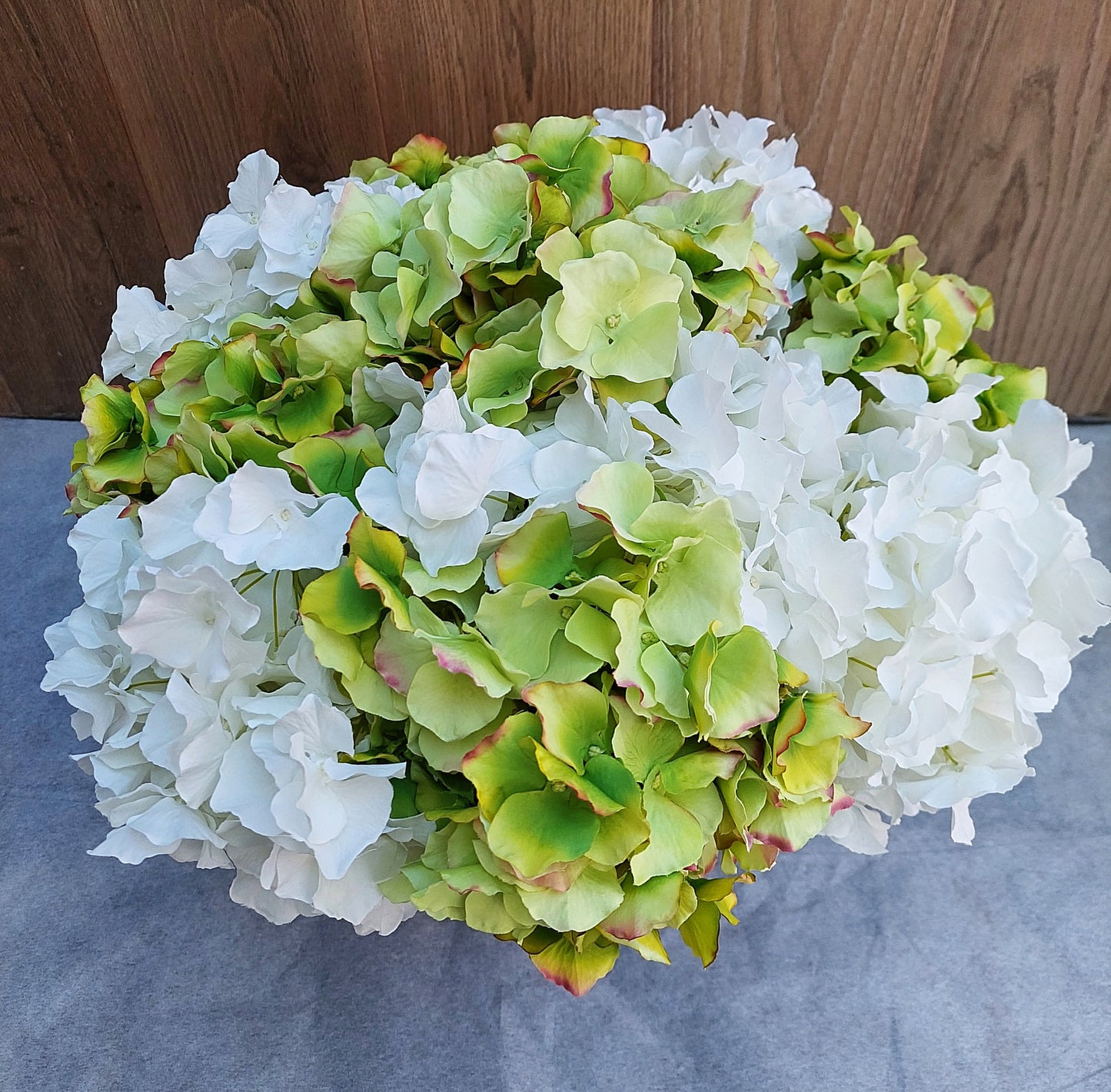 RAMO HORTENSIAS ARTIFICIALES BLANCO Y VERDE