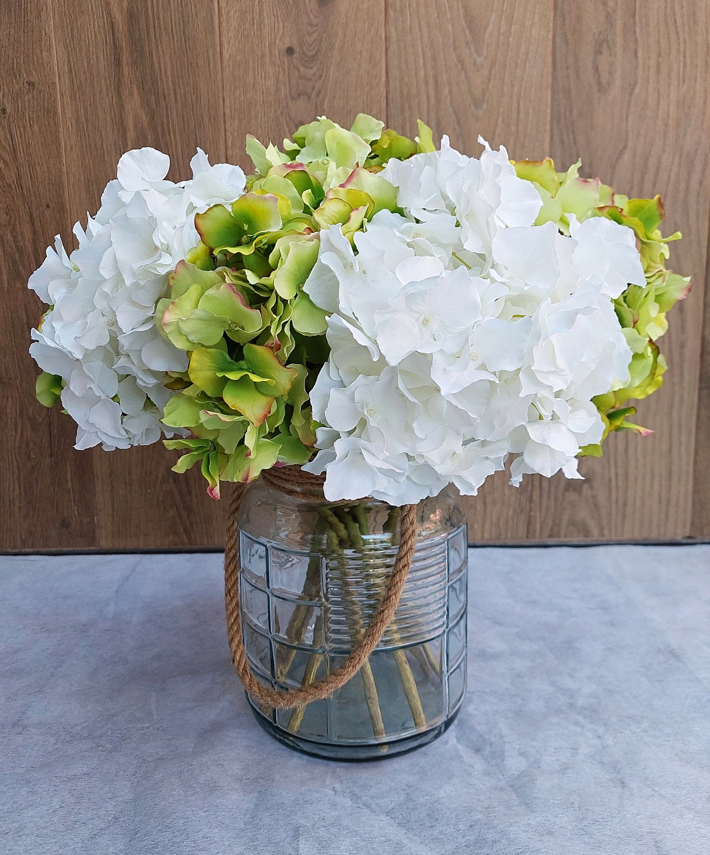 RAMO HORTENSIAS ARTIFICIALES BLANCO Y VERDE