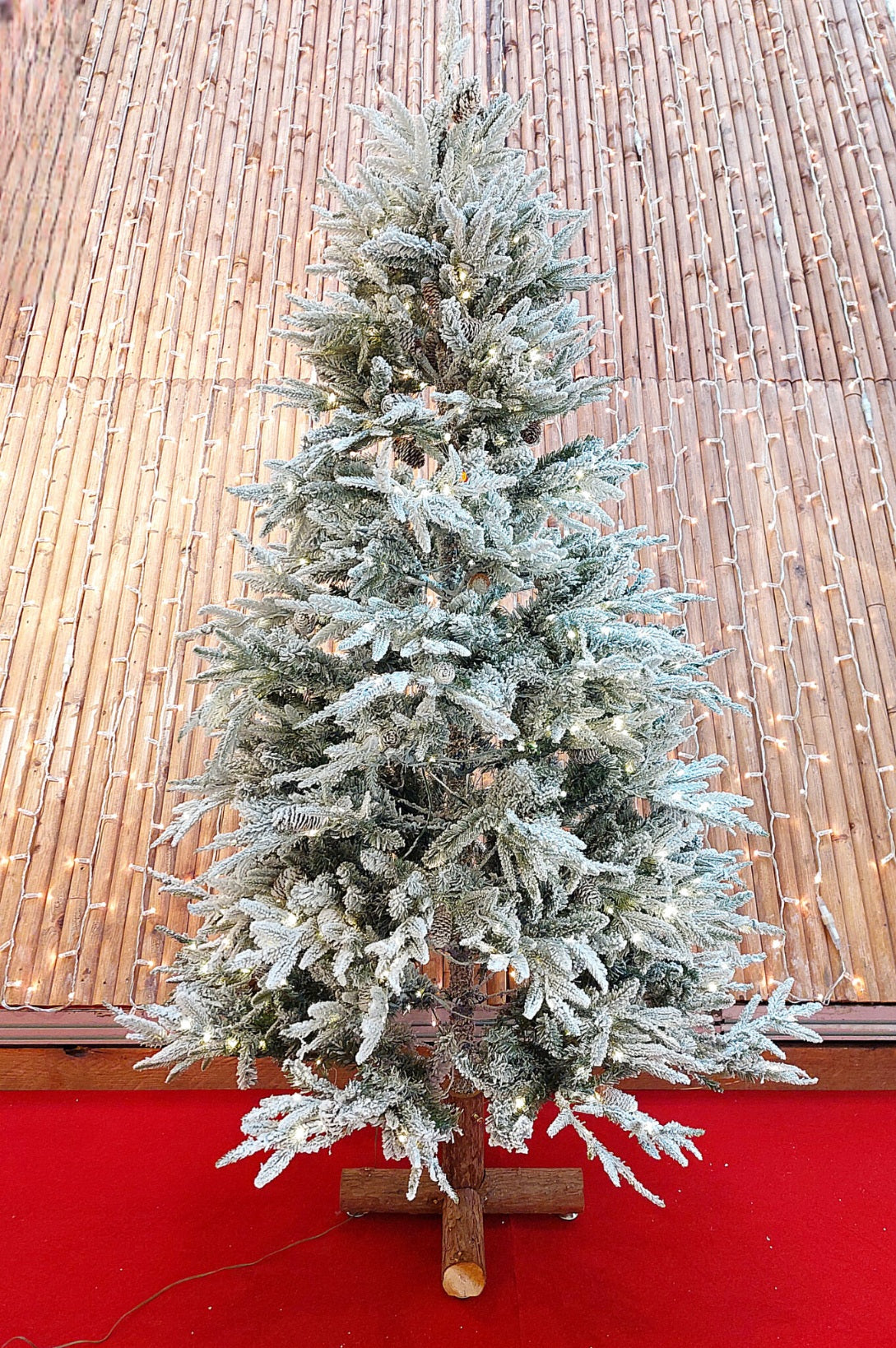 ÁRBOL DE NAVIDAD PREMIUM 190CM NEVADO CON LUCES
